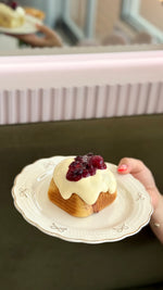 Load image into Gallery viewer, Cinnamon rolls box
