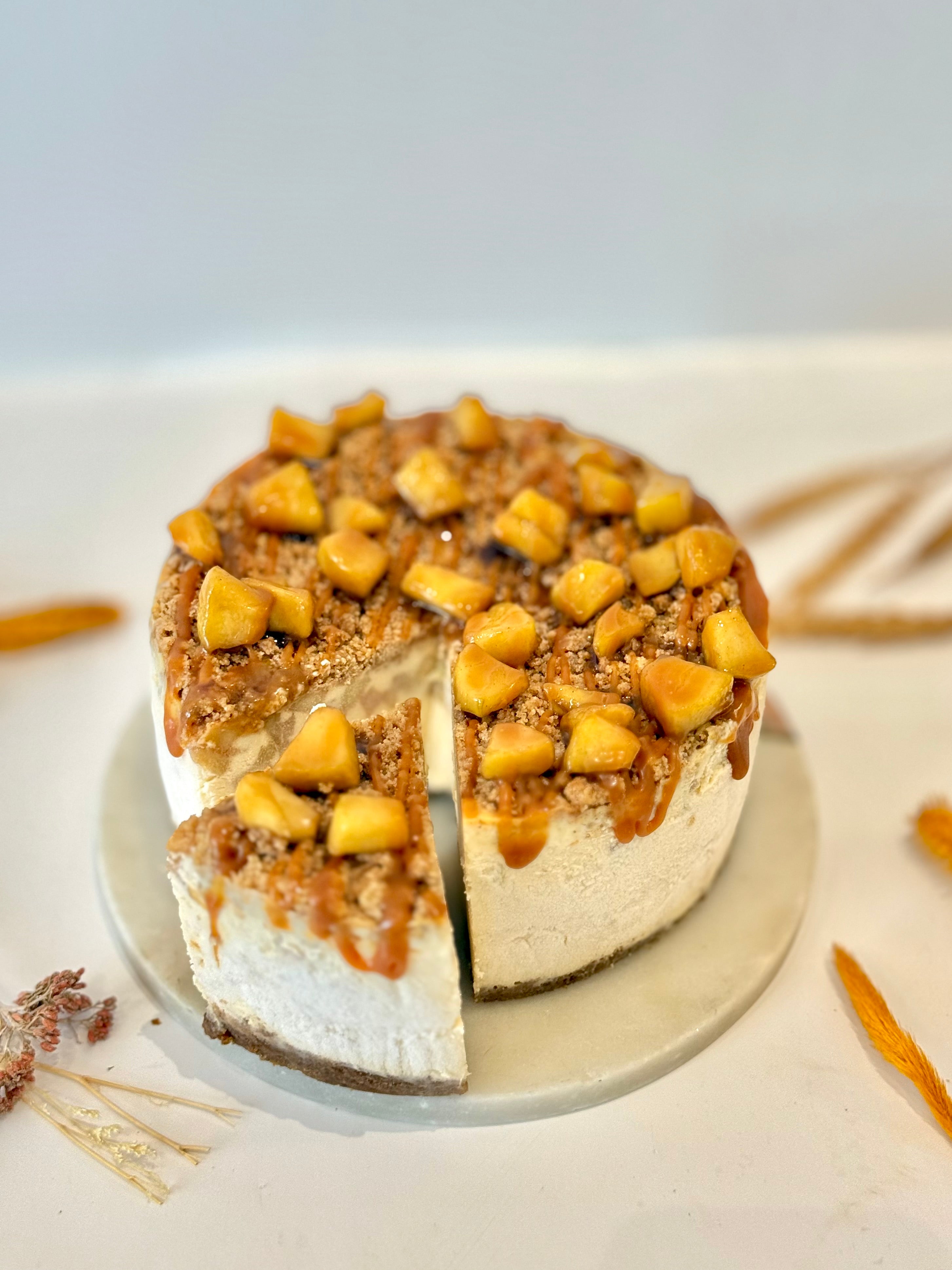 Apple cinnamon crumble cheesecake