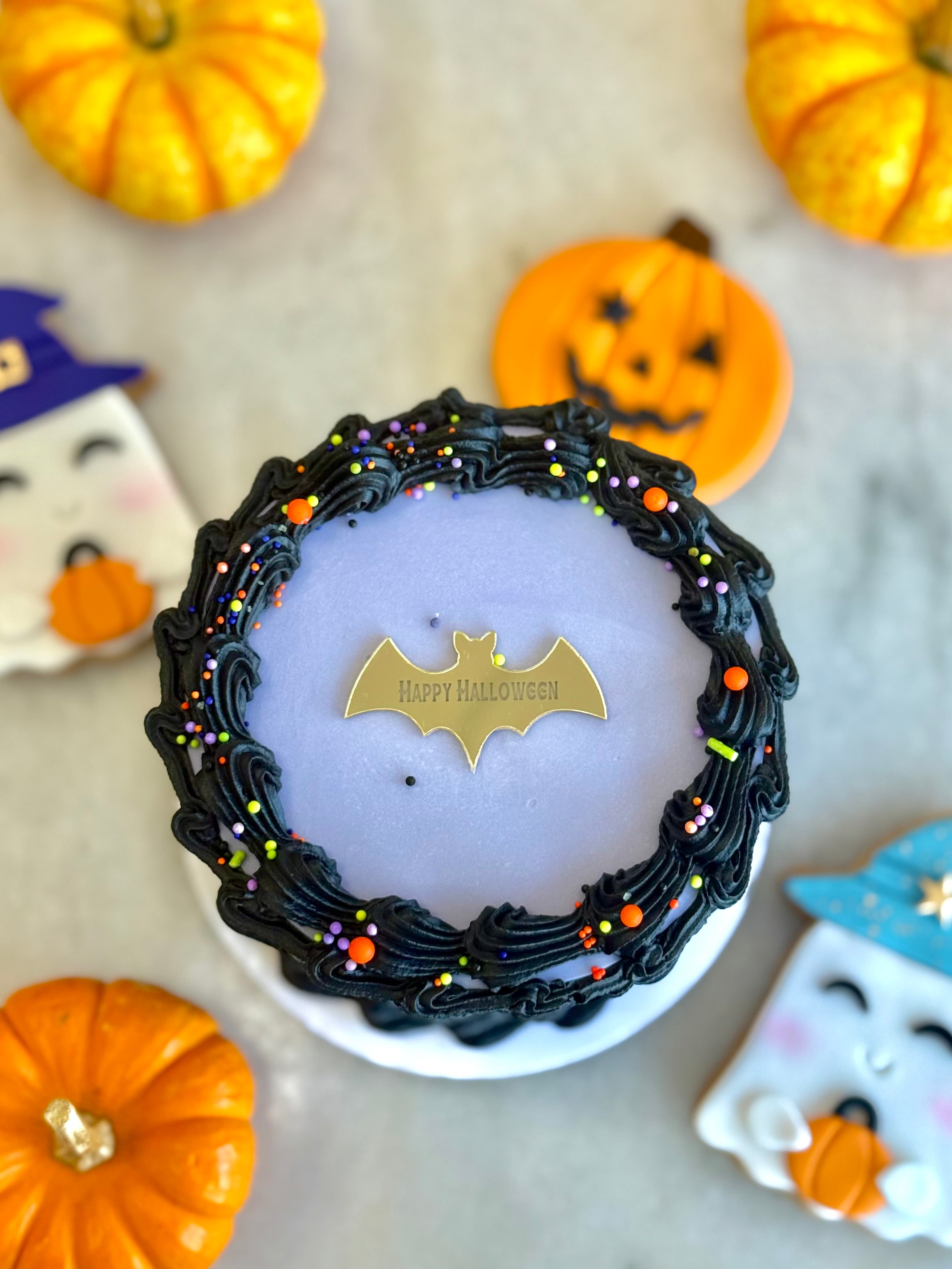 Halloween purple & black mini cake 🦇