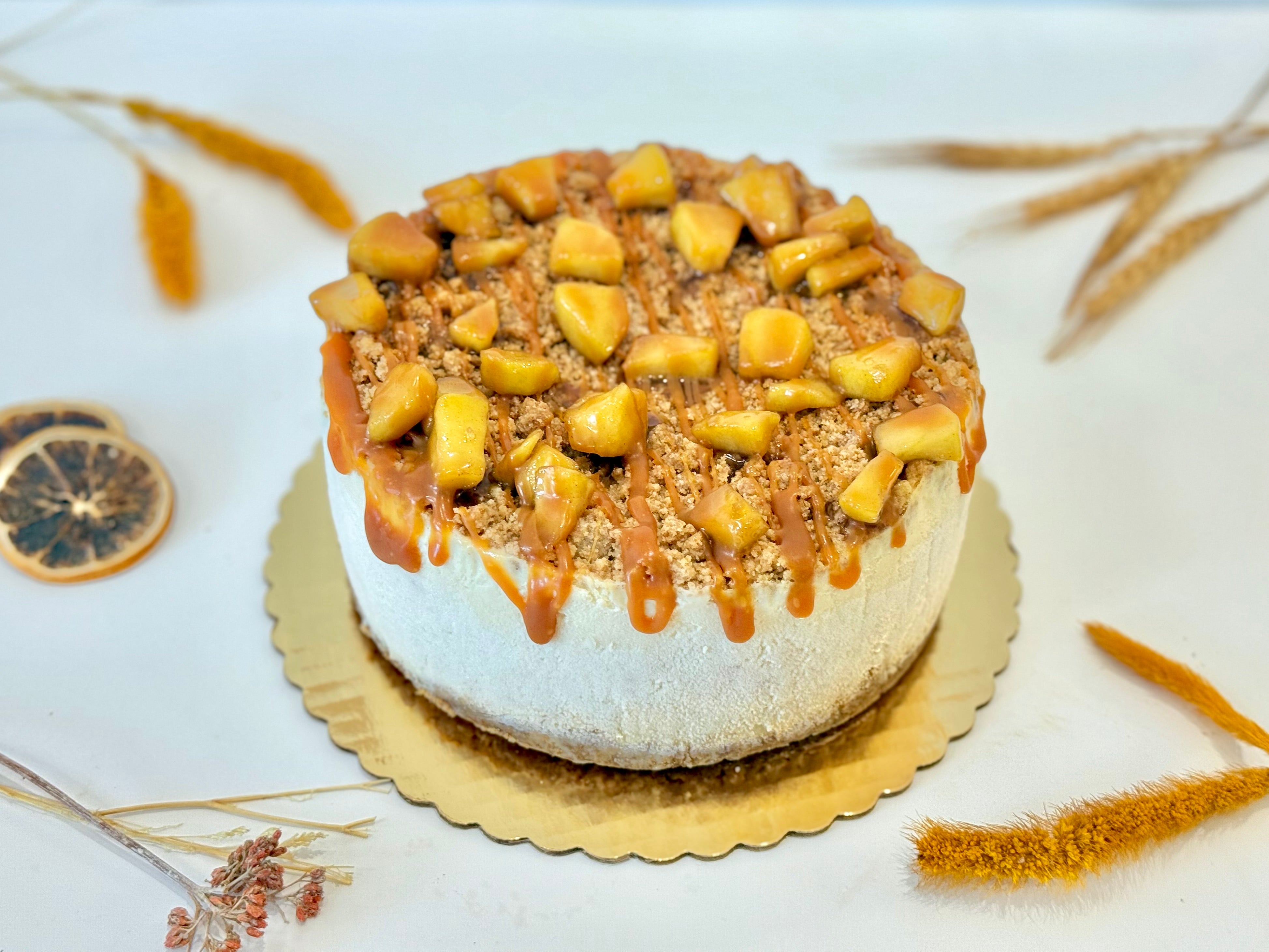 Apple cinnamon crumble cheesecake