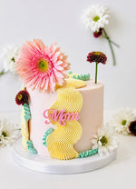 Load image into Gallery viewer, Mother’s Day cake 🌸🌼
