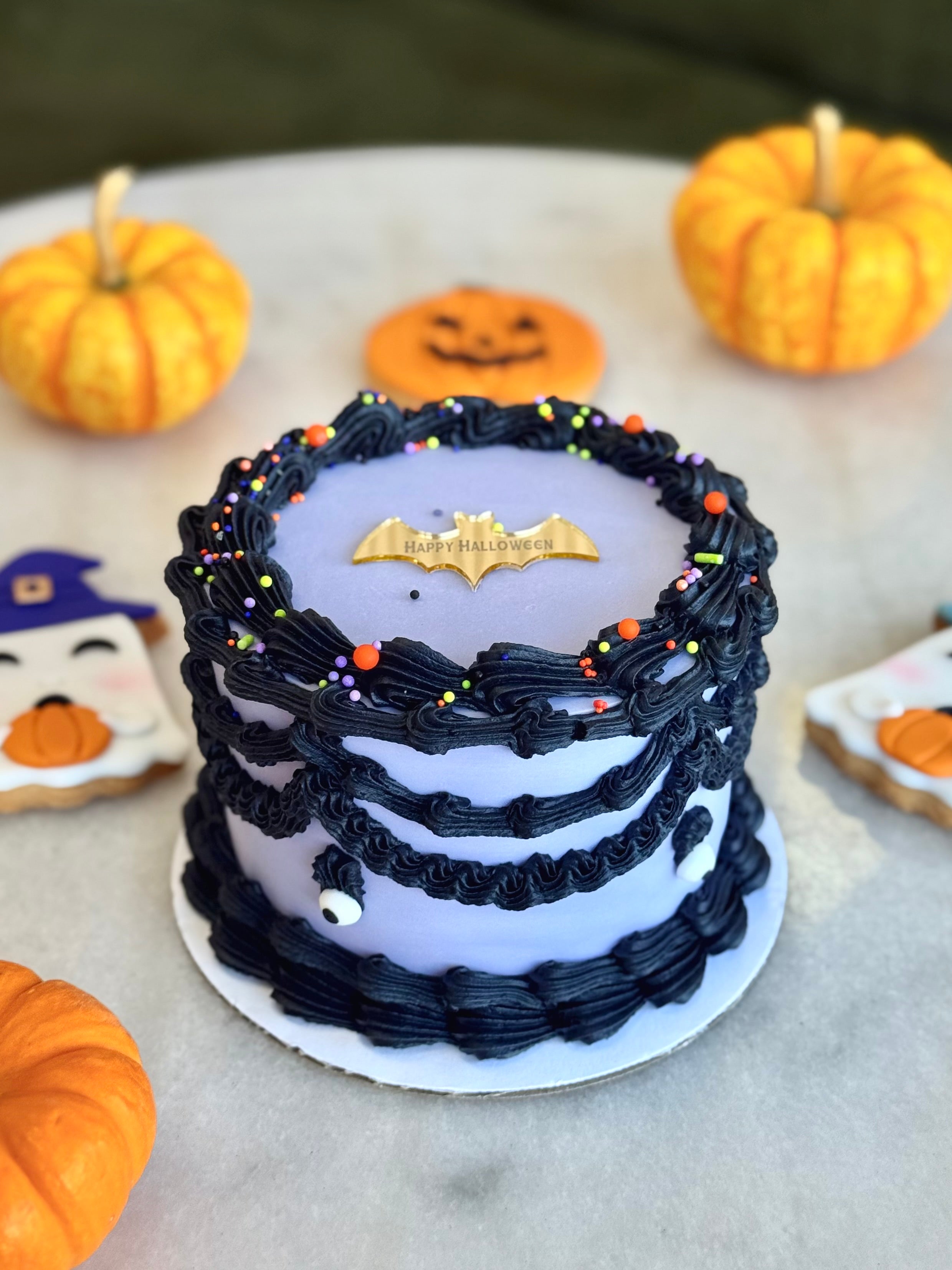 Halloween purple & black mini cake 🦇