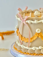 Load image into Gallery viewer, Thanksgiving Pumpkin spice cake
